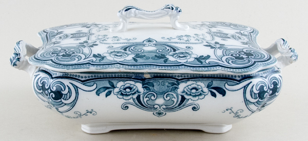 Vegetable Dish with Cover c1910